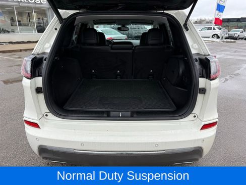 Used 2019 Jeep Cherokee Overland image 38