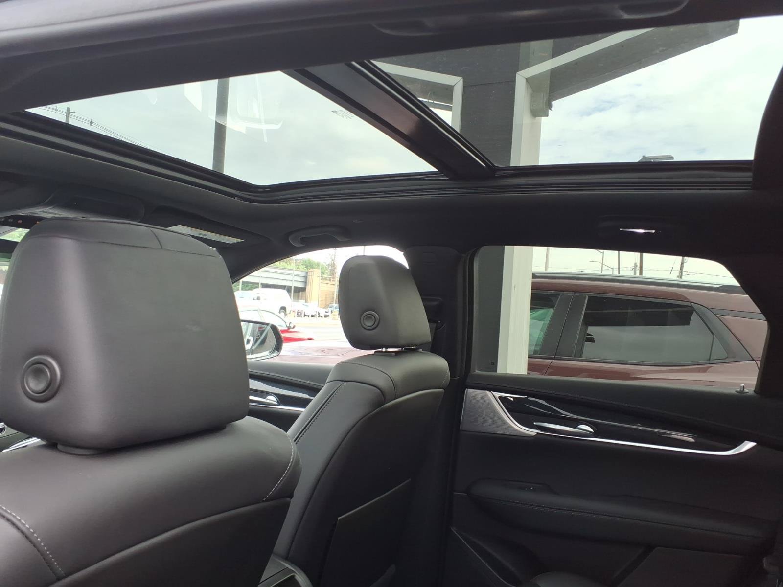 Used 2023 Cadillac XT5 Premium Luxury AWD/4WD image 15
