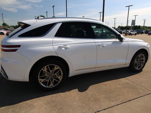 Used 2024 Genesis GV70 2.5T w/ Advanced Package AWD/4WD image 5
