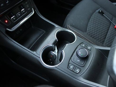 Used 2018 GMC Terrain SLE w/ Driver Convenience Package image 25