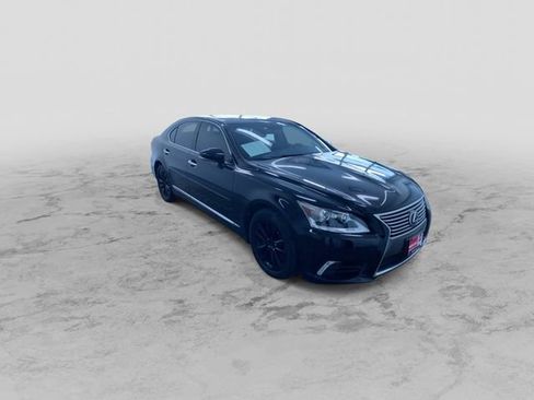 Used 2013 Lexus LS 460 AWD w/ Comfort Pkg image 3