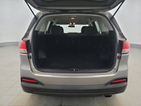 Used 2018 Kia Sorento LX image 29