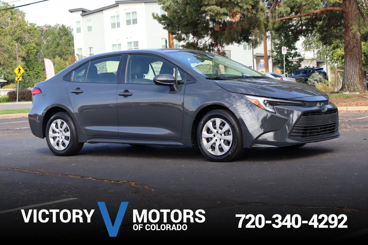 Used 2023 Toyota Corolla LE FWD image 1