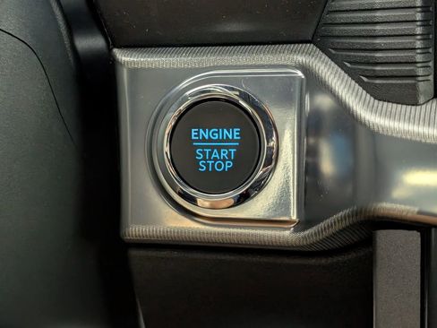 Used 2025 Ford F150 Lariat w/ Equipment Group 502A High image 23