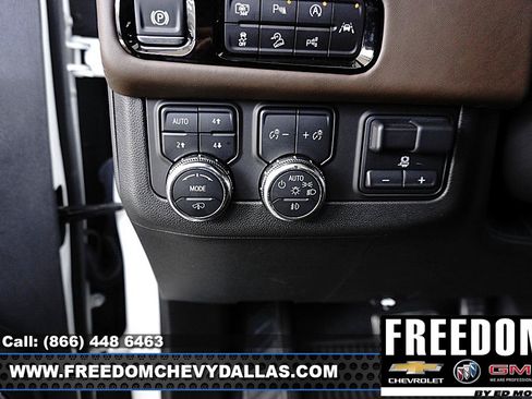 Used 2025 GMC Yukon XL Denali Ultimate AWD/4WD image 19