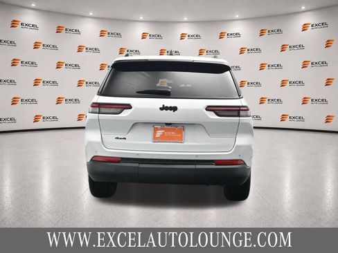 Used 2023 Jeep Grand Cherokee L Laredo AWD/4WD image 4