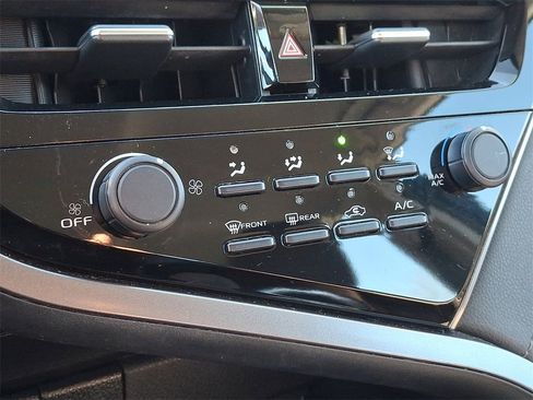 Used 2021 Toyota Camry LE image 14