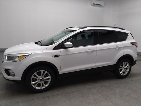 Used 2018 Ford Escape SE image 2