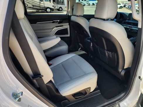 Used 2021 Kia Telluride S AWD/4WD image 14