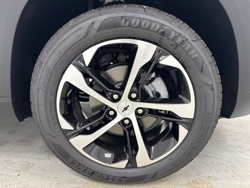New 2026 Chevrolet Trax RS w/ Sunroof Package FWD image 29