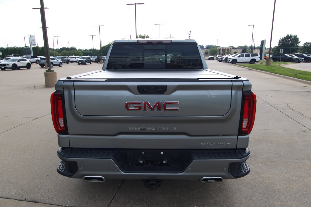 Used 2024 GMC Sierra 1500 Denali w/ Technology Package RWD image 17