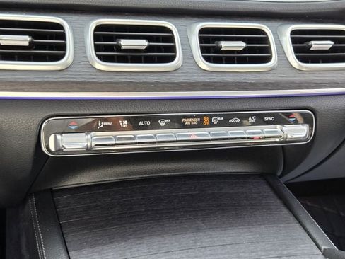 Used 2022 Mercedes-Benz GLE 350 4MATIC w/ Premium Package image 19