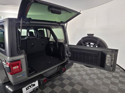 Used 2021 Jeep Wrangler Unlimited Sahara image 17