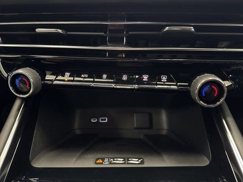 New 2026 Chevrolet Traverse LT w/ Sun and Wheel Package AWD/4WD image 19