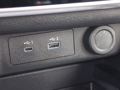 Used 2023 Nissan Rogue S image 35