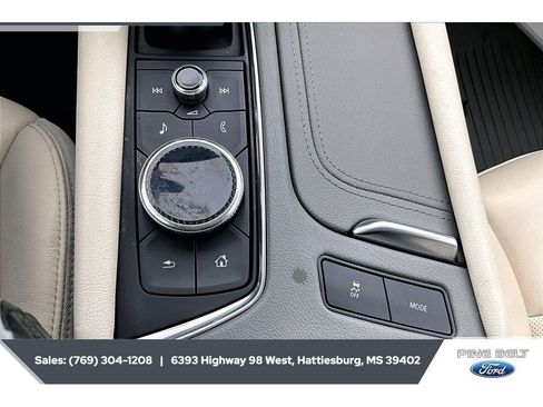 Used 2020 Cadillac XT6 Premium Luxury AWD/4WD image 23
