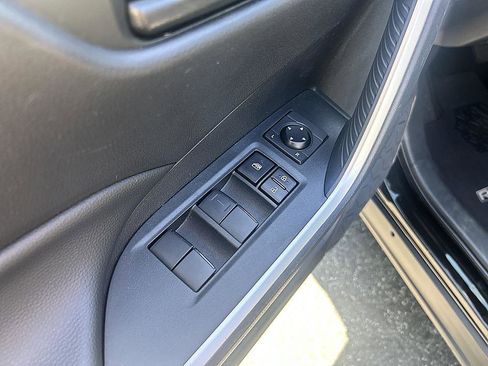 Used 2023 Toyota RAV4 LE AWD/4WD image 10