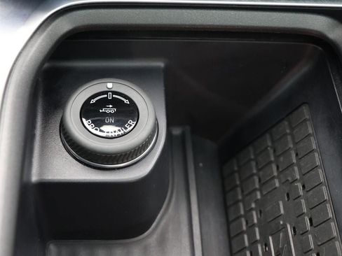 Used 2025 Ford Expedition Active image 27