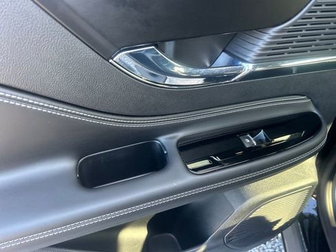 Used 2021 Lincoln Corsair AWD image 39