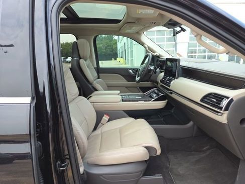 Used 2022 Lincoln Navigator L Reserve image 40
