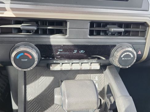 Used 2024 Toyota Tacoma SR5 AWD/4WD image 26