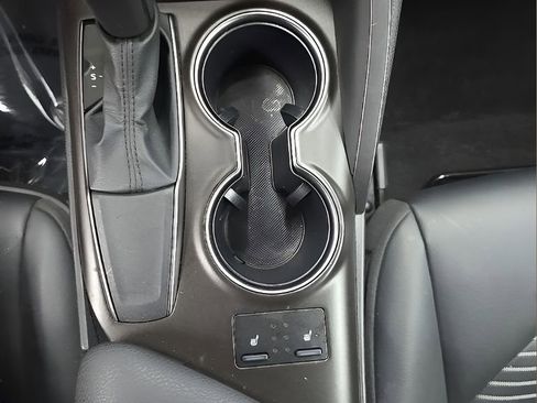 Used 2024 Toyota Camry SE FWD image 23