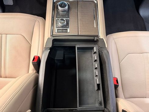 Used 2024 Ford Expedition Max Limited image 26