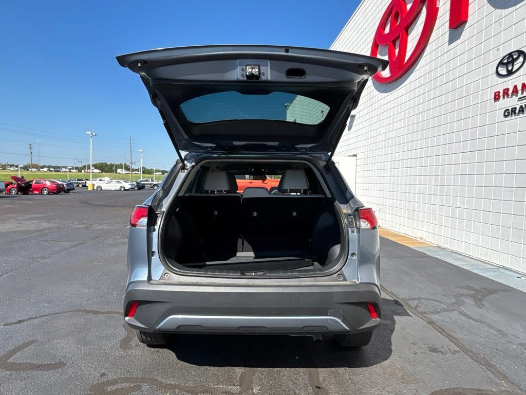 Used 2024 Toyota Corolla Cross L FWD image 28