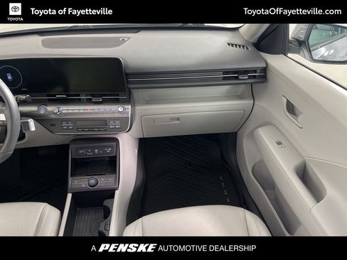 Used 2024 Hyundai Kona SEL w/ Convenience Package image 6