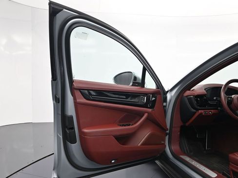 Certified 2025 Porsche Panamera 4 AWD/4WD image 15