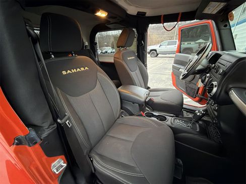 Used 2015 Jeep Wrangler Sahara image 24