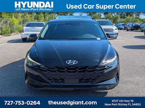 Used 2023 Hyundai Elantra SEL w/ Convenience Package FWD image 8