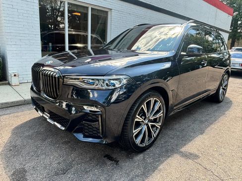 Used 2021 BMW X7 M50i AWD/4WD image 2