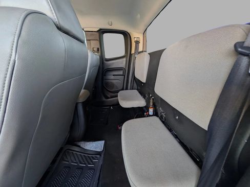 Used 2019 Chevrolet Colorado W/T w/ WT Convenience Package RWD image 18