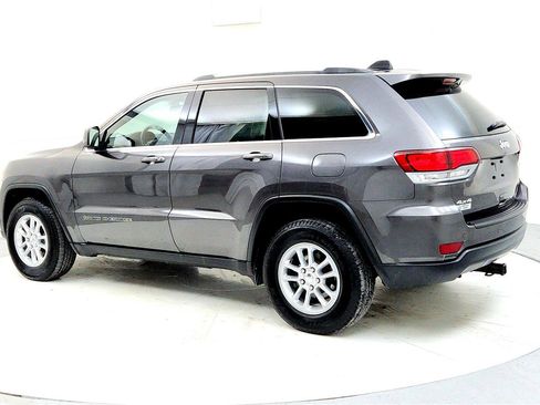 Used 2020 Jeep Grand Cherokee Laredo image 4