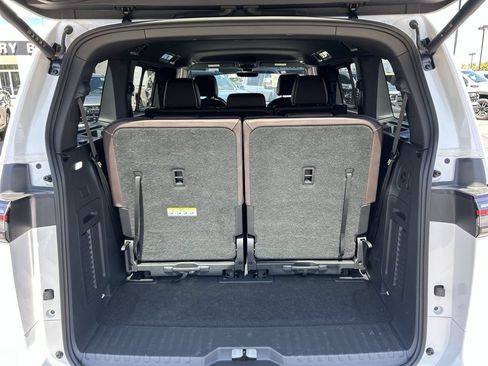 Used 2025 Volkswagen ID. Buzz Pro S RWD image 26