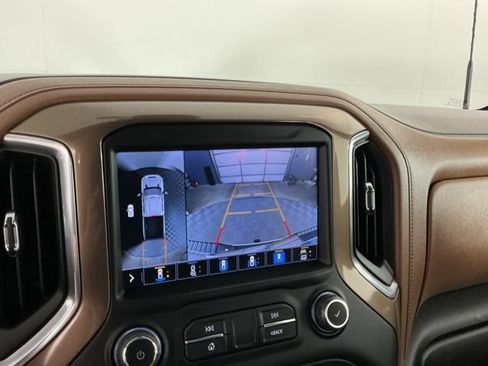 Used 2022 Chevrolet Silverado 3500 High Country w/ Z71 Off-Road Package AWD/4WD image 23