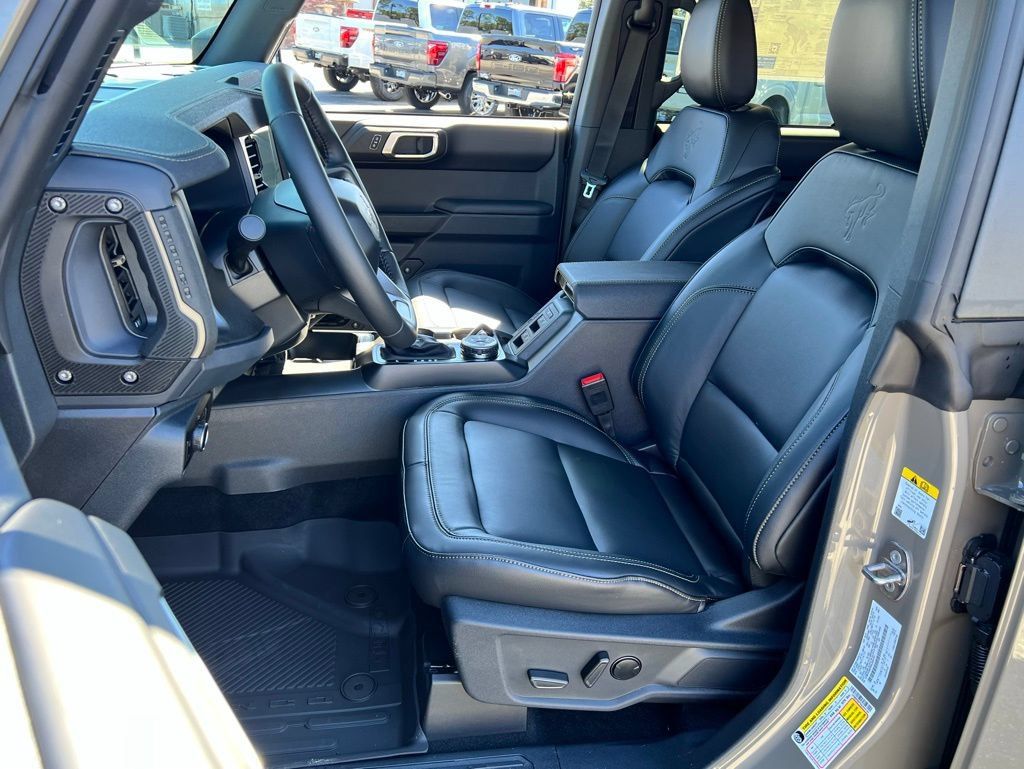 New 2025 Ford Bronco Badlands AWD/4WD image 11
