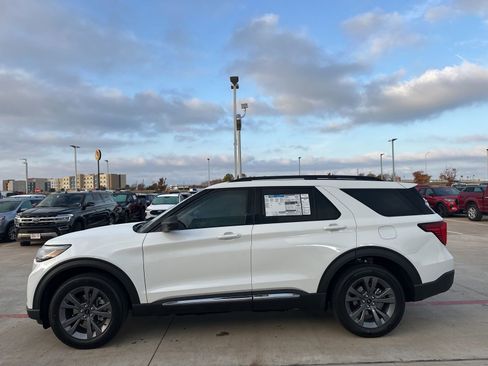 New 2025 Ford Explorer Active w/ Active Comfort Package image 5