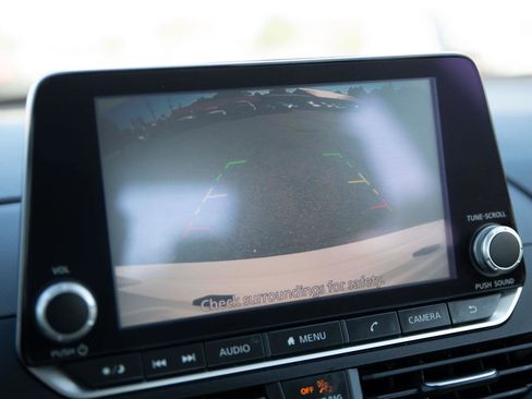 Used 2023 Nissan Altima 2.5 SV image 16