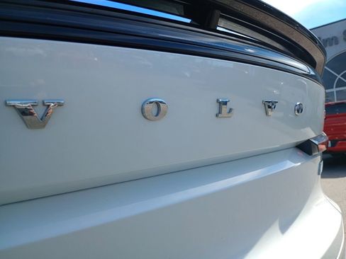 Used 2024 Volvo C40 P8 Recharge Plus image 7