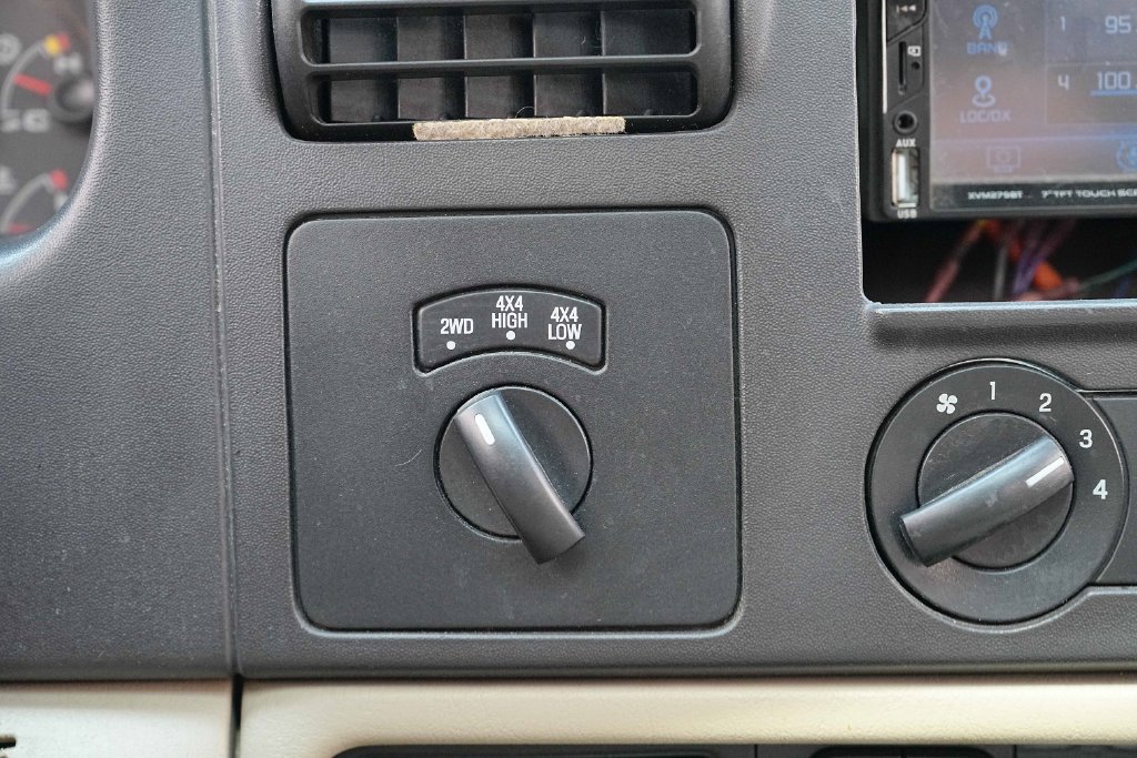 Used 2005 Ford F350 XLT AWD/4WD image 26