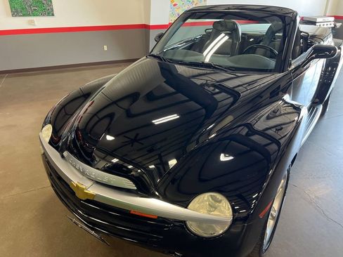Used 2003 Chevrolet SSR w/ Preferred Equipment Group image 33