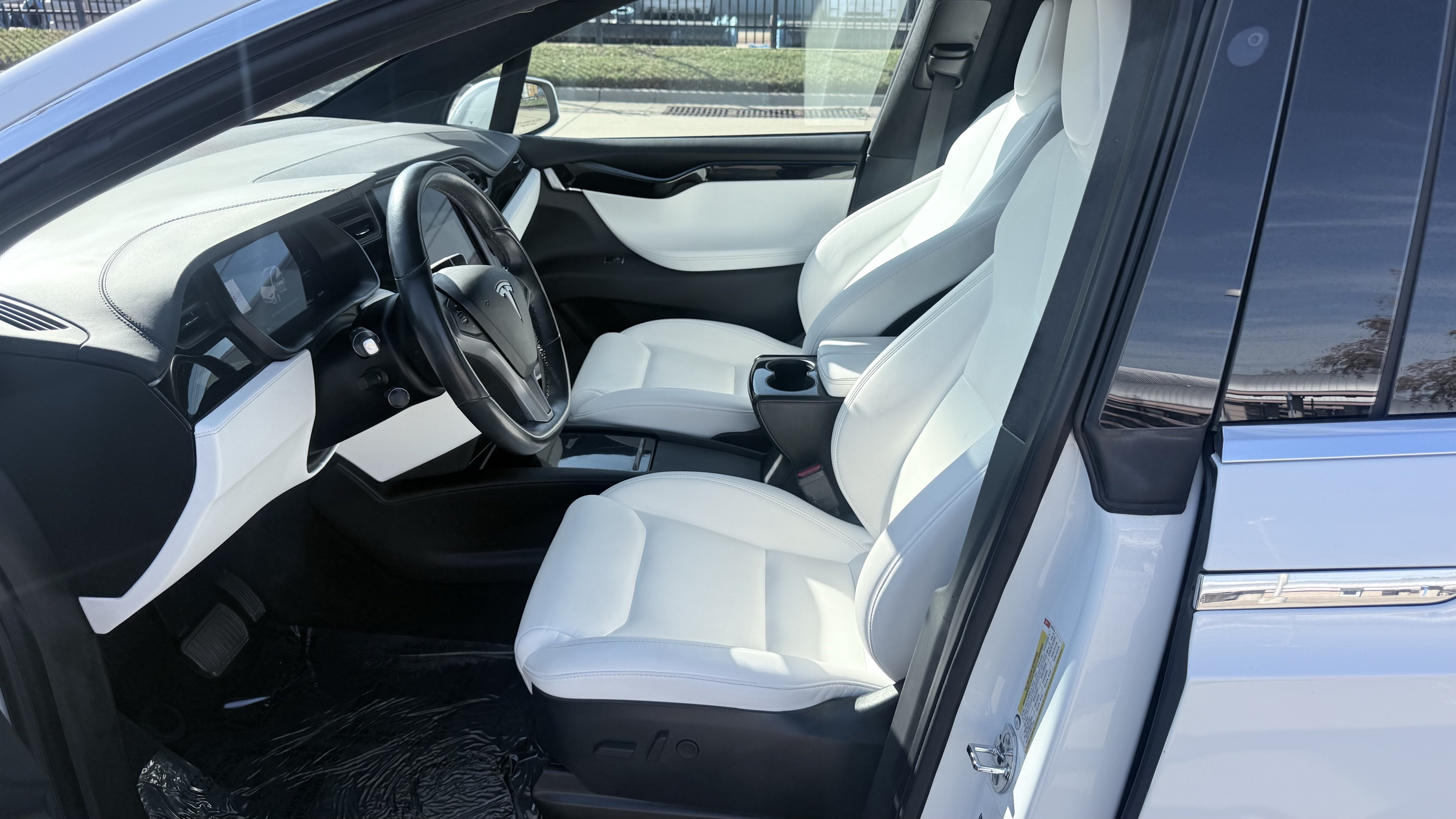 Used 2021 Tesla Model X Long Range AWD/4WD image 18