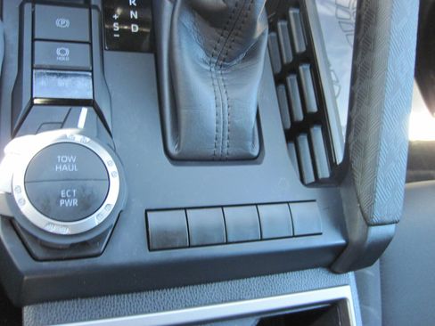 Used 2024 Toyota Tacoma SR5 AWD/4WD image 24