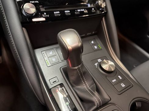 Used 2025 Lexus IS 350 F Sport w/ Navigation Package RWD image 15