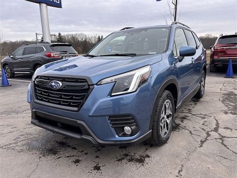 Used 2023 Subaru Forester Premium image 5