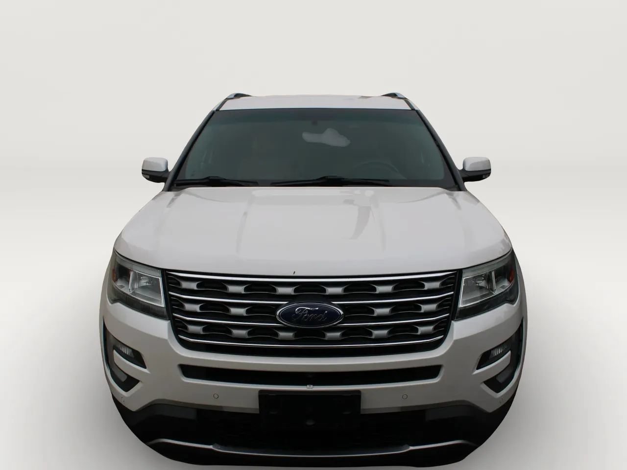 Used 2017 Ford Explorer Limited FWD image 2