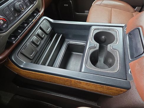 Used 2016 Chevrolet Silverado 1500 High Country image 25