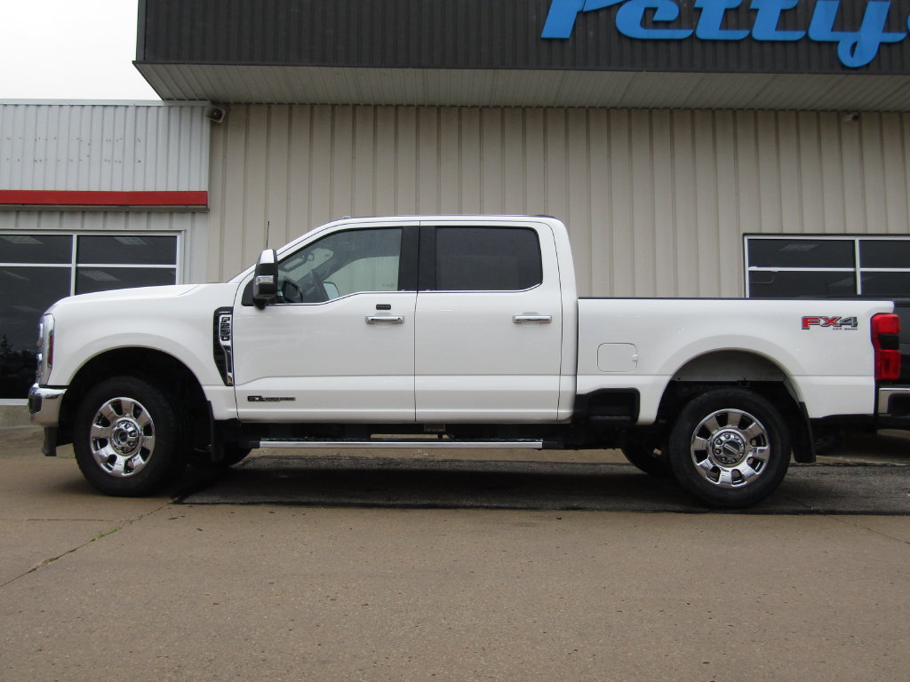 Used 2025 Ford F250 Lariat w/ Chrome Package AWD/4WD image 11